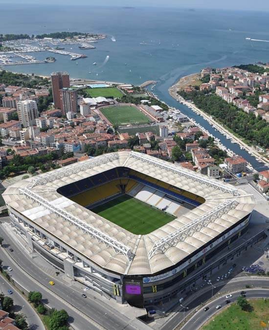 İstanbul’un büyük spor kulüplerinden biri olan Fenerbahçe Spor Kulübü’ne ait bir futbol stadıdır.