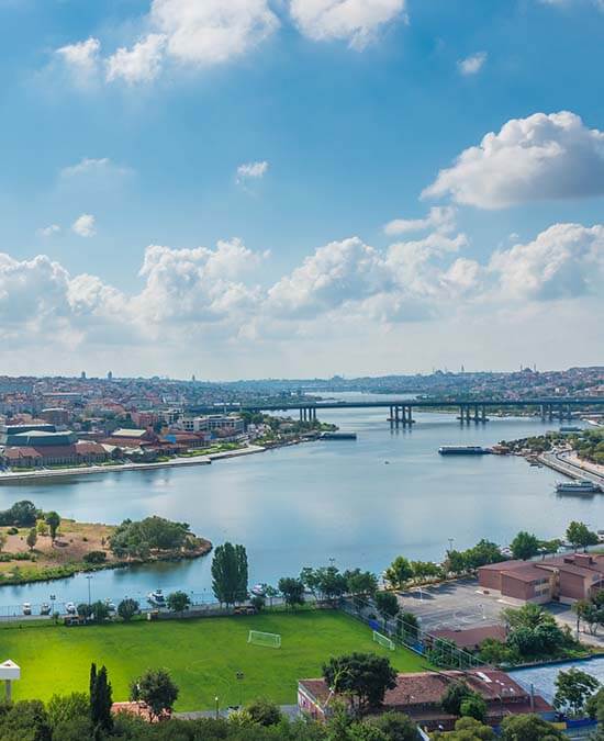 Dünyanın en eski yerleşim merkezlerinden biri olan Haliç, İstanbul’un İç limanıdır.